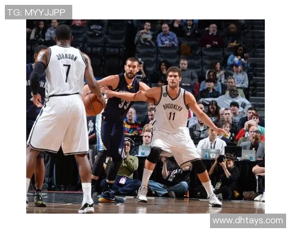 布鲁克洛佩斯：从NBA巨星到篮球战术的多面手之路